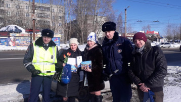 «Кировспецмонтаж» поздравил кировских автоледи с Главным праздником весны!
