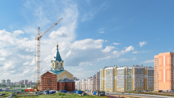На колокольню храма в микрорайоне «Чистые пруды» установили колокол