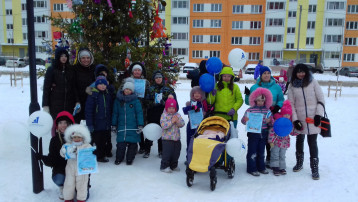 «Кировспецмонтаж» зажигает новогодние ёлки в своих жилых районах!