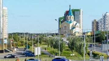 В парке "Молодежный" обустроили спортивную площадку и зону для отдыха 
