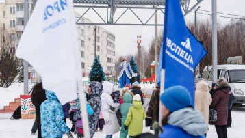 На площадке в районе Домостроителя прошли первые новогодние гуляния