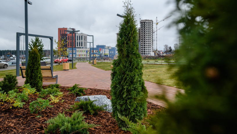 Теперь два новых сквера украшают Чистые пруды