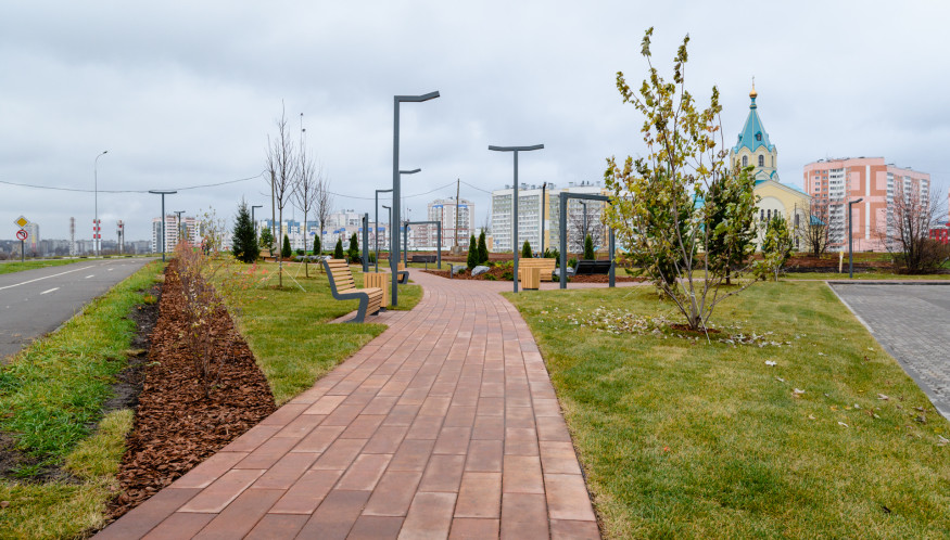 Теперь два новых сквера украшают Чистые пруды