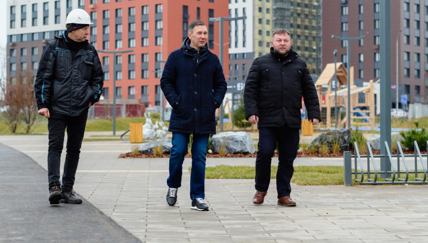 Теперь два новых сквера украшают Чистые пруды