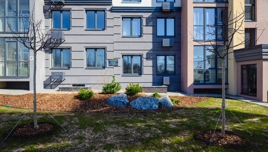 Яблони в парк-квартале Лайф благополучно перезимовали